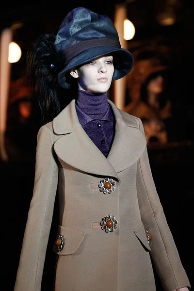Look 1